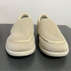 MESH comfort shoe with flexible fastener on both sides, beige, NEW